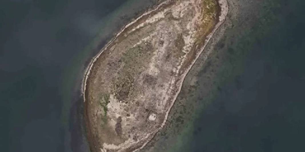 Sapanca Gölü’nde su seviyesi düştü, adacıktaki kalıntılar heyecanlandırdı! Ayasofya’dan bile eski olabilir: Kazılar başladı 3